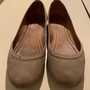 Frye Carson ballet flats.